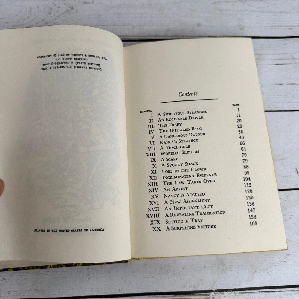 The Clue in the Diary Carolyn Keene 1962 Revised Edition Nancy‎ Drew Mystery
